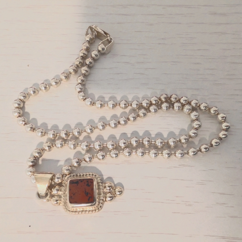 Elegant Silver and Brown Pendant Necklace